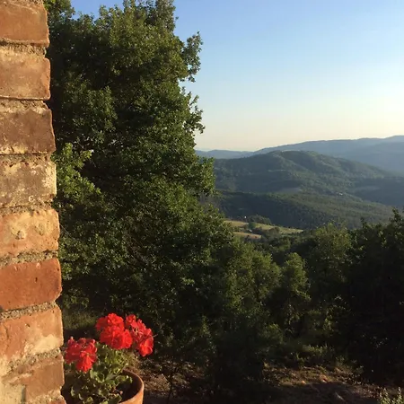 Сasa de vacaciones Restored Umbrian With Pool Preggio