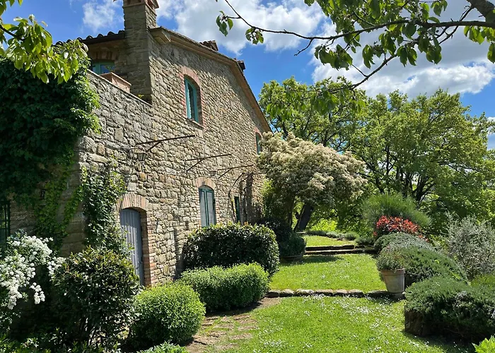 Dom wakacyjny Restored Umbrian With Pool *